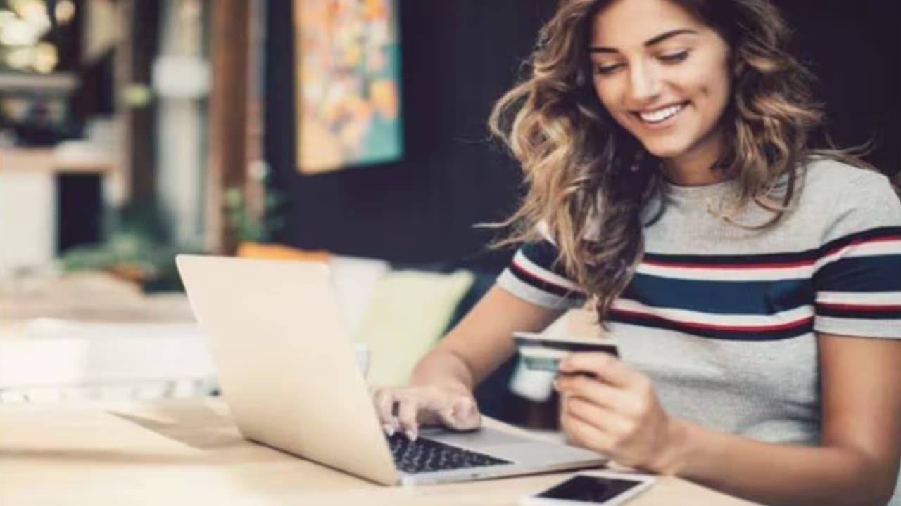 Union Bank महिलाओं के लिए लाया है धांसू क्रेडिट कार्ड, मिलने वाला है जबरदस्त फायदा, जानें डिटेल