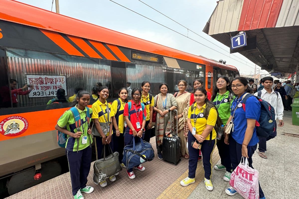 Vande Bharat Express: बोकारो से पहले दिन 109 यात्रियों ने वंदे भारत एक्सप्रेस से किया सफर, चेहरे पर दिखा उत्साह