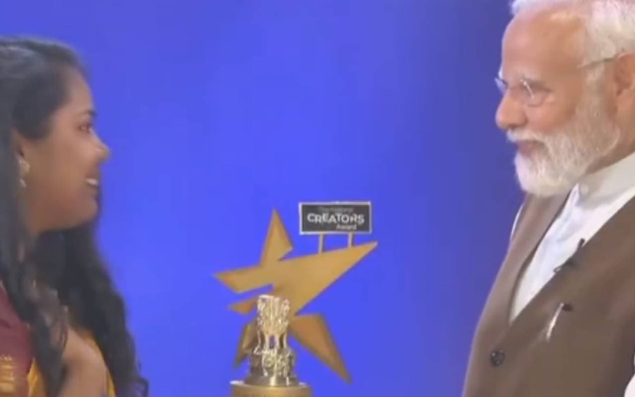 National Creators Award 2024 में कंटेंट क्रिएटर ने पैर छुए तो भावुक हुए प्रधानमंत्री मोदी, Viral हुआ Video