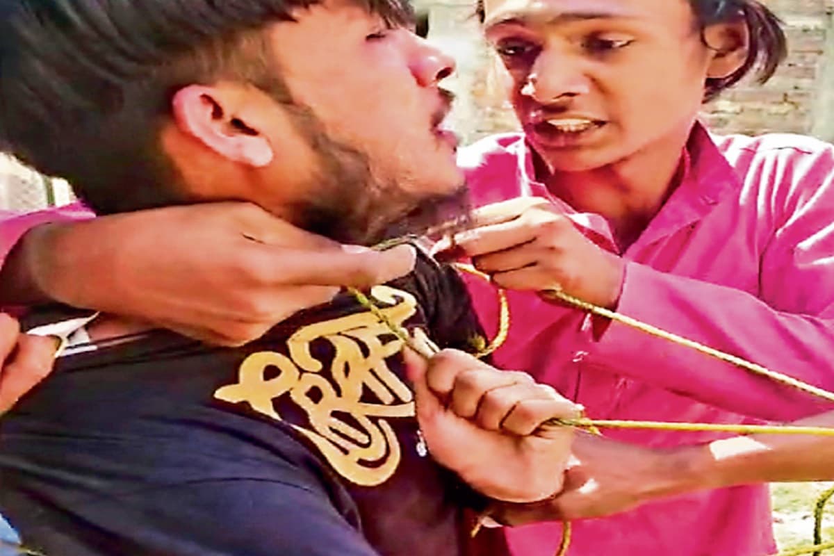 रांची के हिंदपीढ़ी में दो युवकों की बेरहमी से की पिटाई, मारपीट करने वालों ने किया वीडियो वायरल