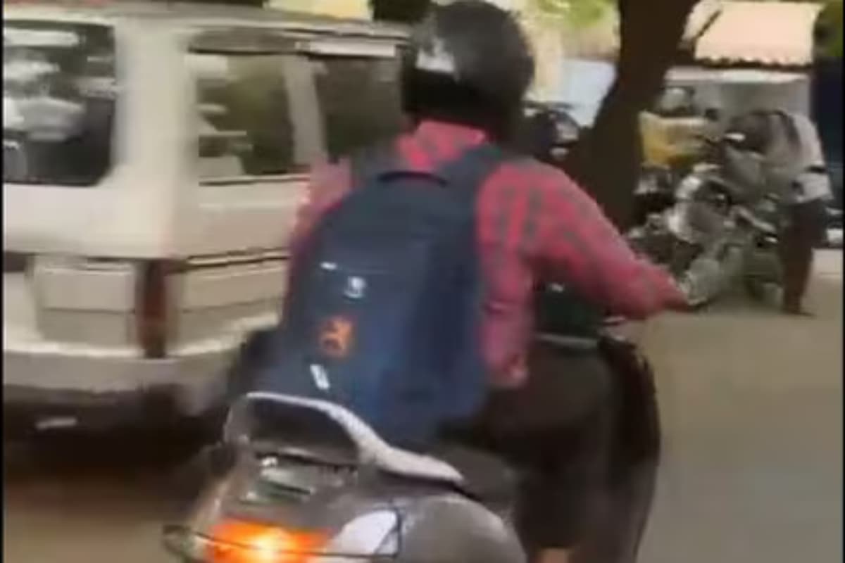 Viral Video: गोद में लैपटॉप रख अटेंड किया जूम मीटिंग, इसे कहते हैं बॉस का खौफ
