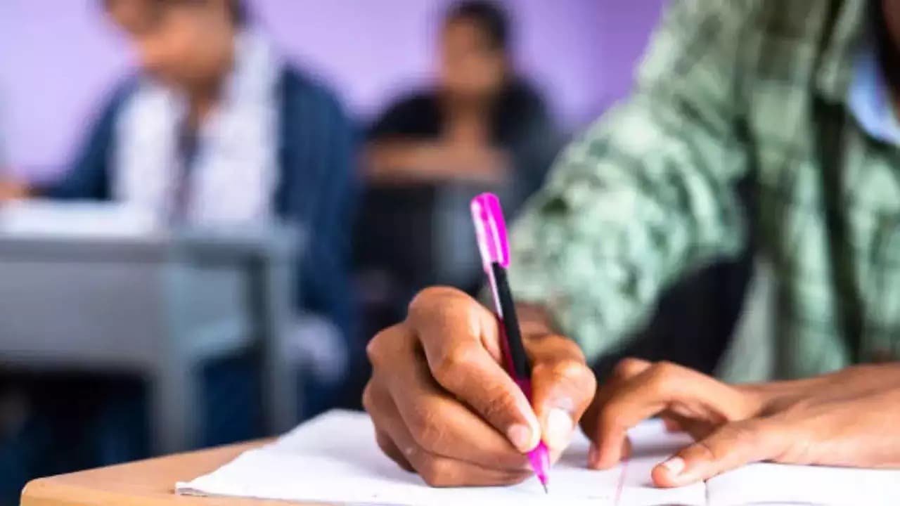 Bihar Board Compartmental Exam 2024: मैट्रिक और कंपार्टमेंटल एग्जाम का शेड्यूल जारी, जानें कब से शुरू होगी परीक्षा...