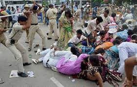 अतिथि शिक्षकों पर लाठीचार्ज, नौकरी जाने के विरोध में किया प्रदर्शन