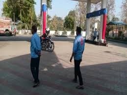 पेट्रोल पम्प मालिक से 32 लाख 80 हजार रुपये की लूट
