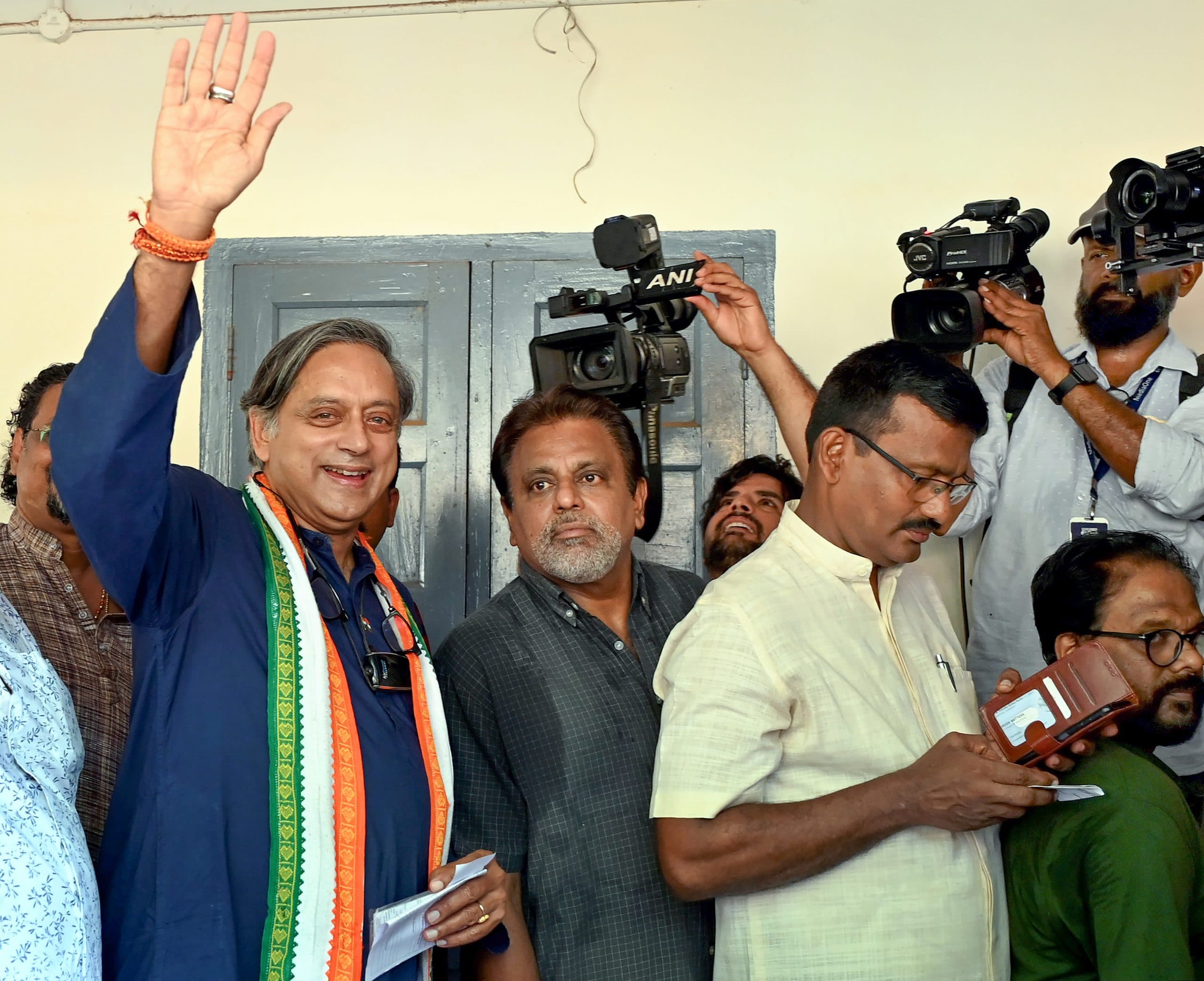 Lok Sabha Polls 2024 : वोटिंग के बाद वीवीपैट पर बोले भूपेश बघेल हम SC के आदेश का सम्मान करते हैं, आकाश आनंद - शशि थरूर ने जताई ये उम्मीद