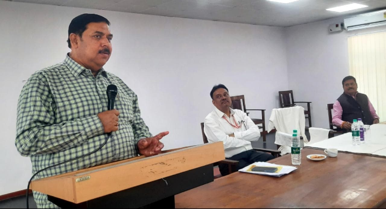 विश्वविद्यालय में शिक्षकों की कमी पूरा करने के लिए होगा स्थानांतरण