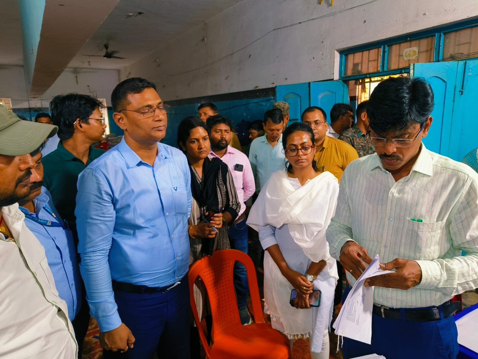 लोकसभा चुनाव में पोलिंग पार्टी को दिये जायेंगे 96 प्रकार के सामान, गया डीएम ने लिया व्यवस्था का जायजा