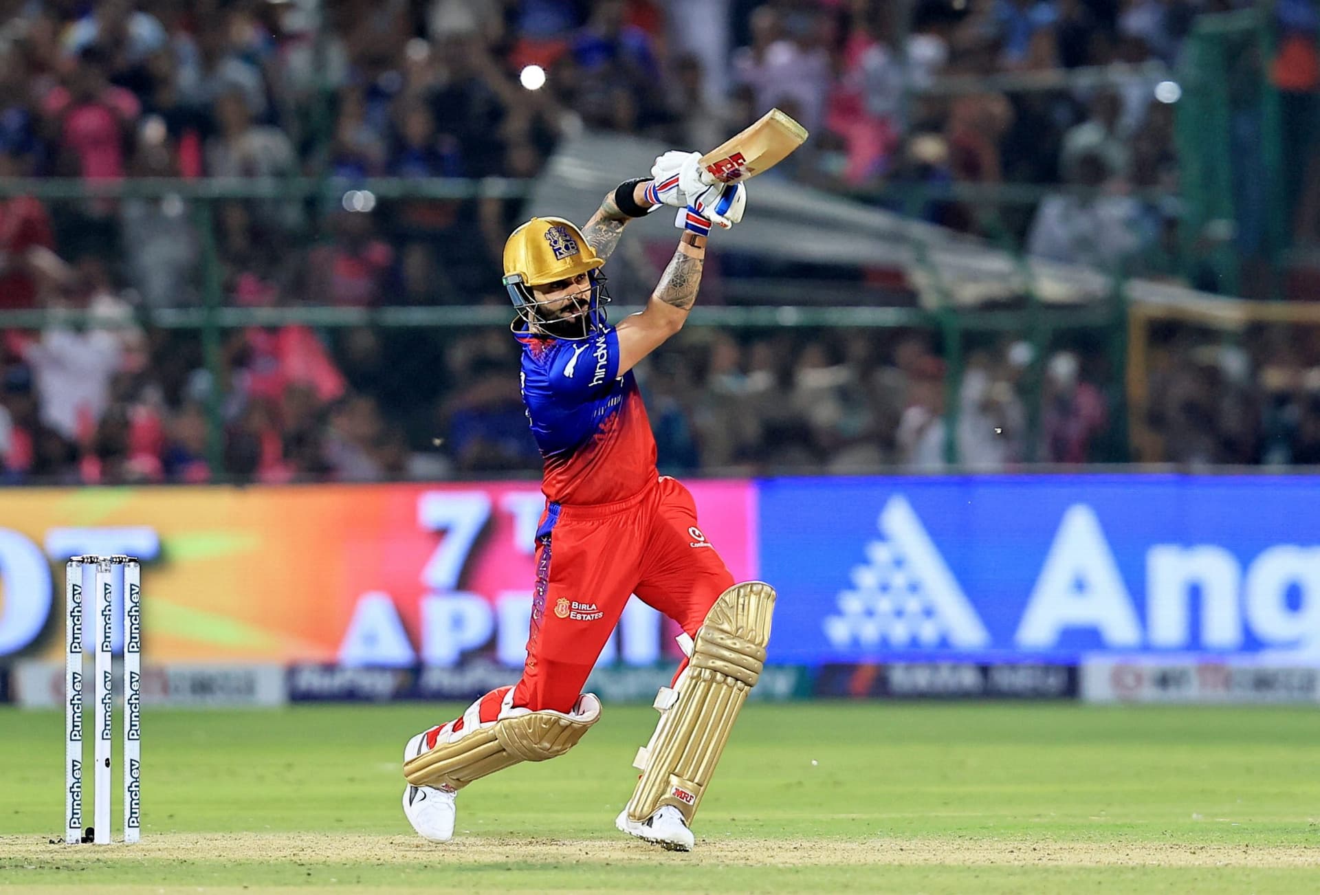 IPL 2024: किंग कोहली का ऑरेंज कैप खतरे में, वर्ल्ड कप का हीरो मचा रहा गदर