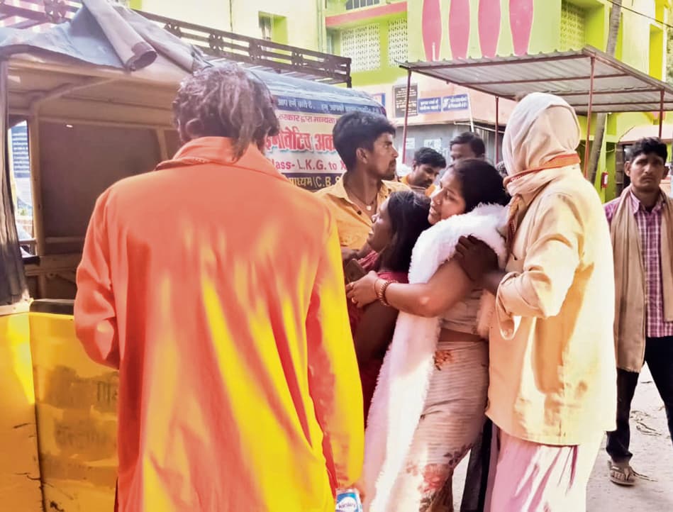 कैमूर में युवक ने मजदूरी मांगी तो चढ़ा दिया ट्रैक्टर, दबकर हुई मौत