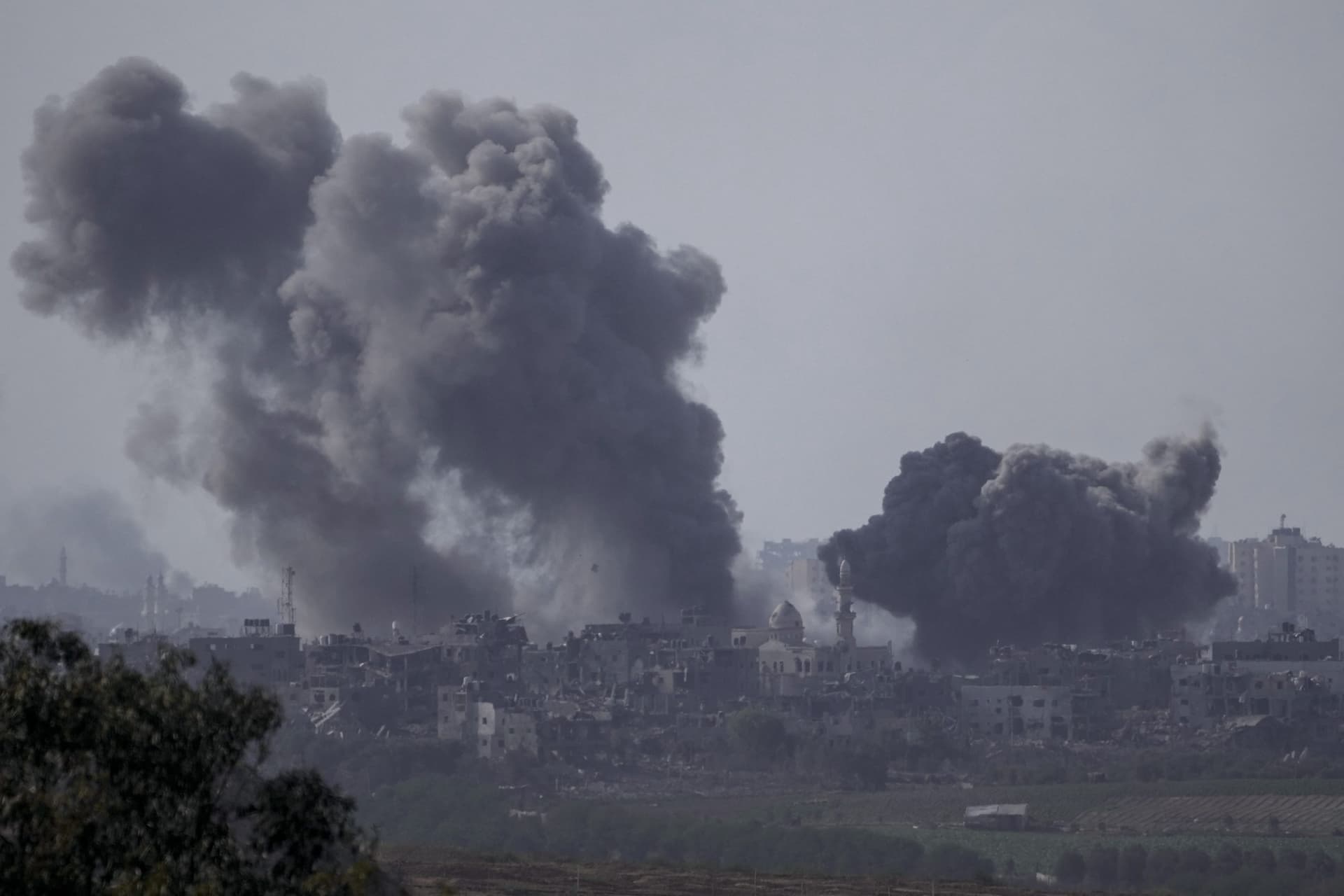 Iran Israel Crisis Explainer: ईरान और इजराइल में कभी भी छिड़ सकती है जंग, जानें क्यों तनी हैं मिसाइलें