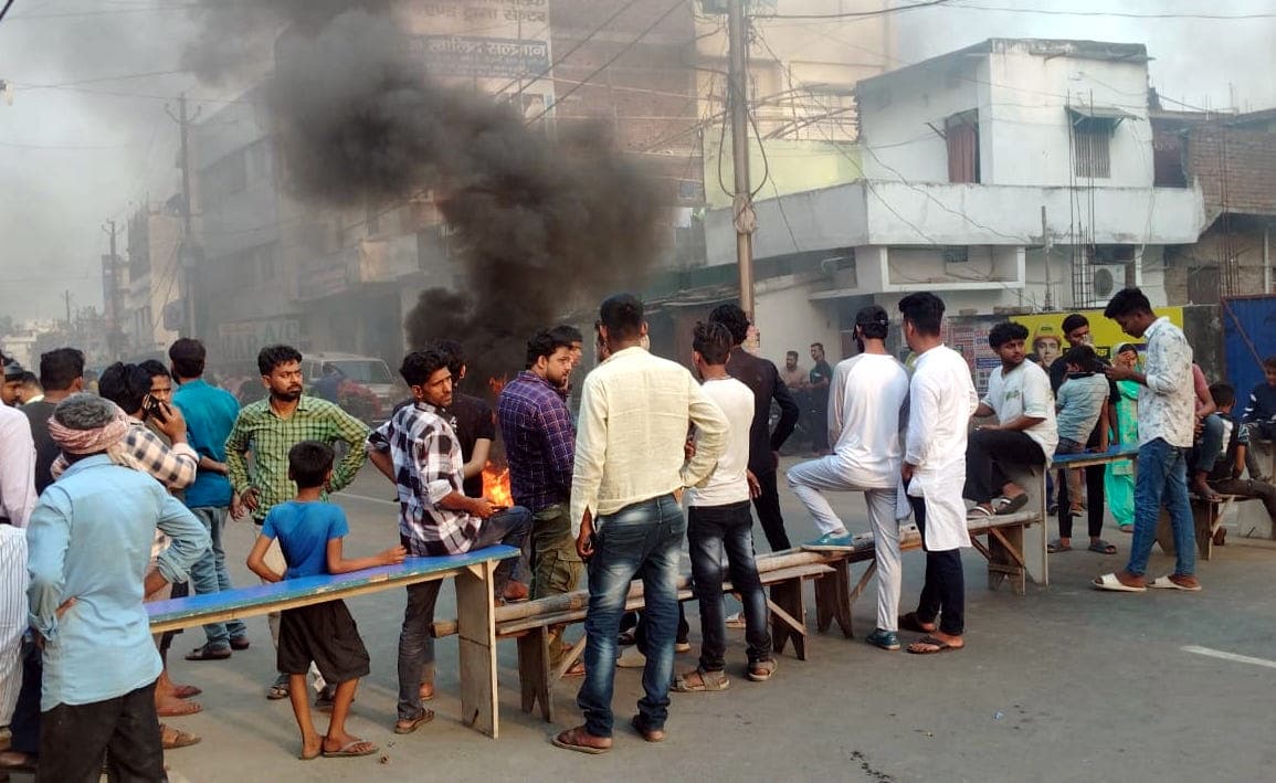 मुजफ्फरपुर में रेलवे ट्रैक पर मिला कंसल्टेंसी संचालक का शव, हत्या की आशंका पर हंगामा