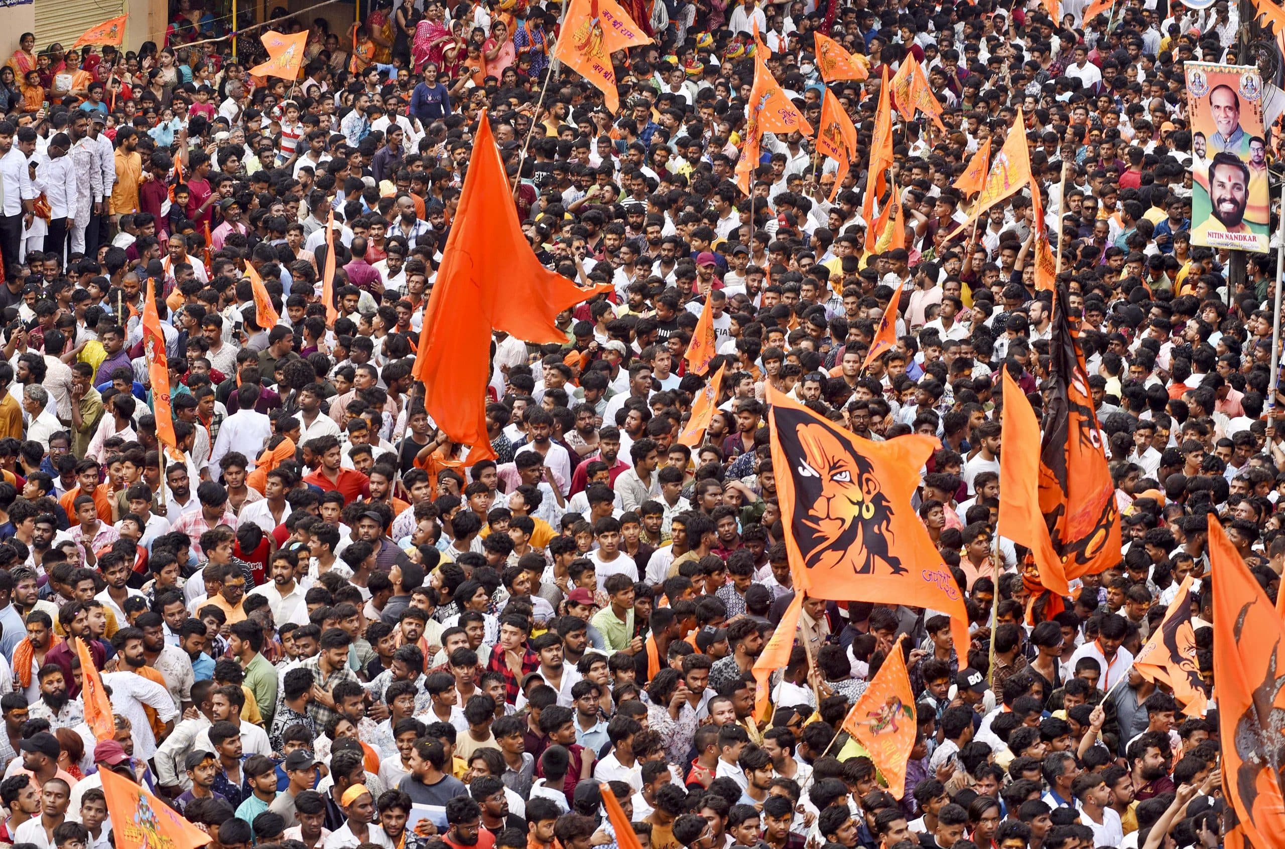 Ram Navami Clashes : बंगाल में शोभायात्रा के दौरान धमाका, मुर्शिदाबाद में जबरदस्त झड़प, कई घायल