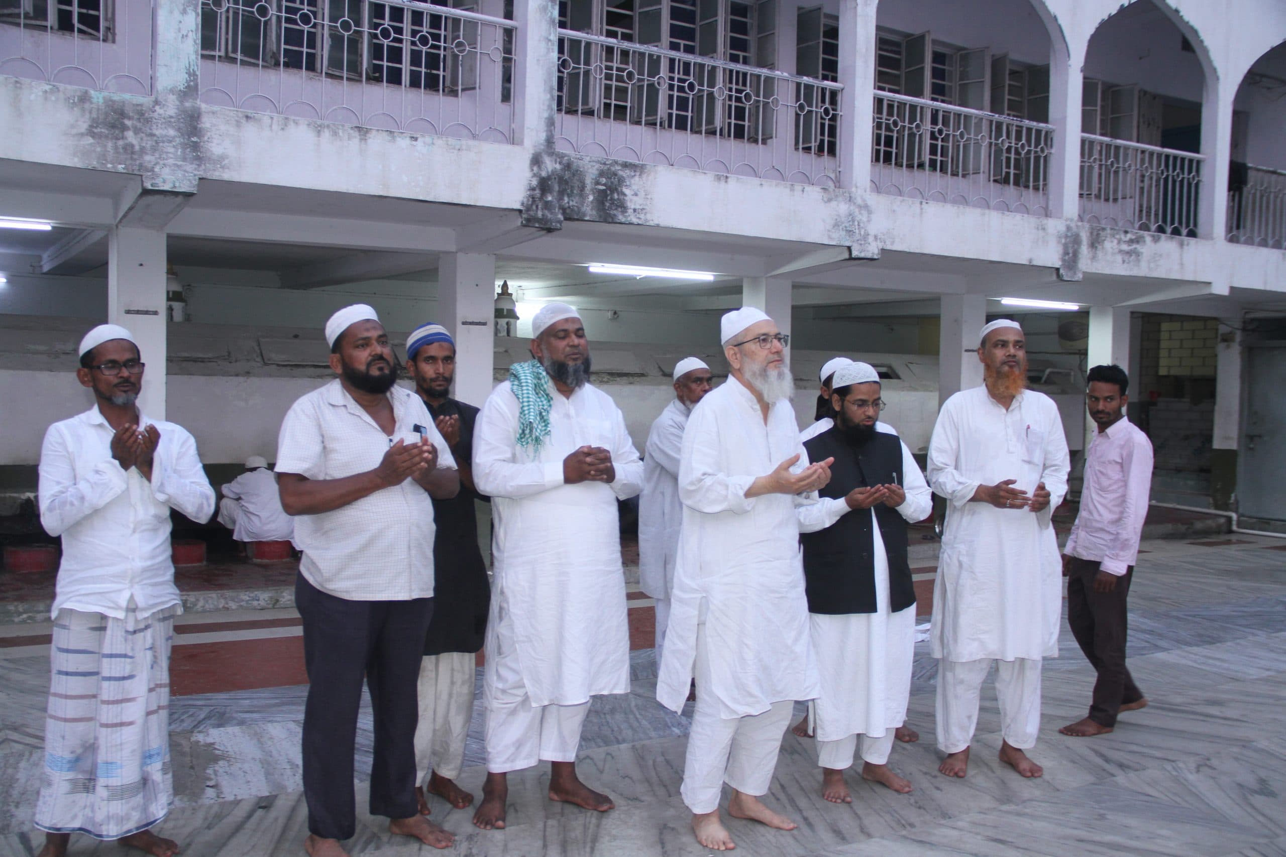 Eid-al-Fitr : ईद चांद की घोषणा के बाद बाजारों में उमड़ी भीड़, तातारपुर में एक करोड़ रुपये से अधिक की बिक्री