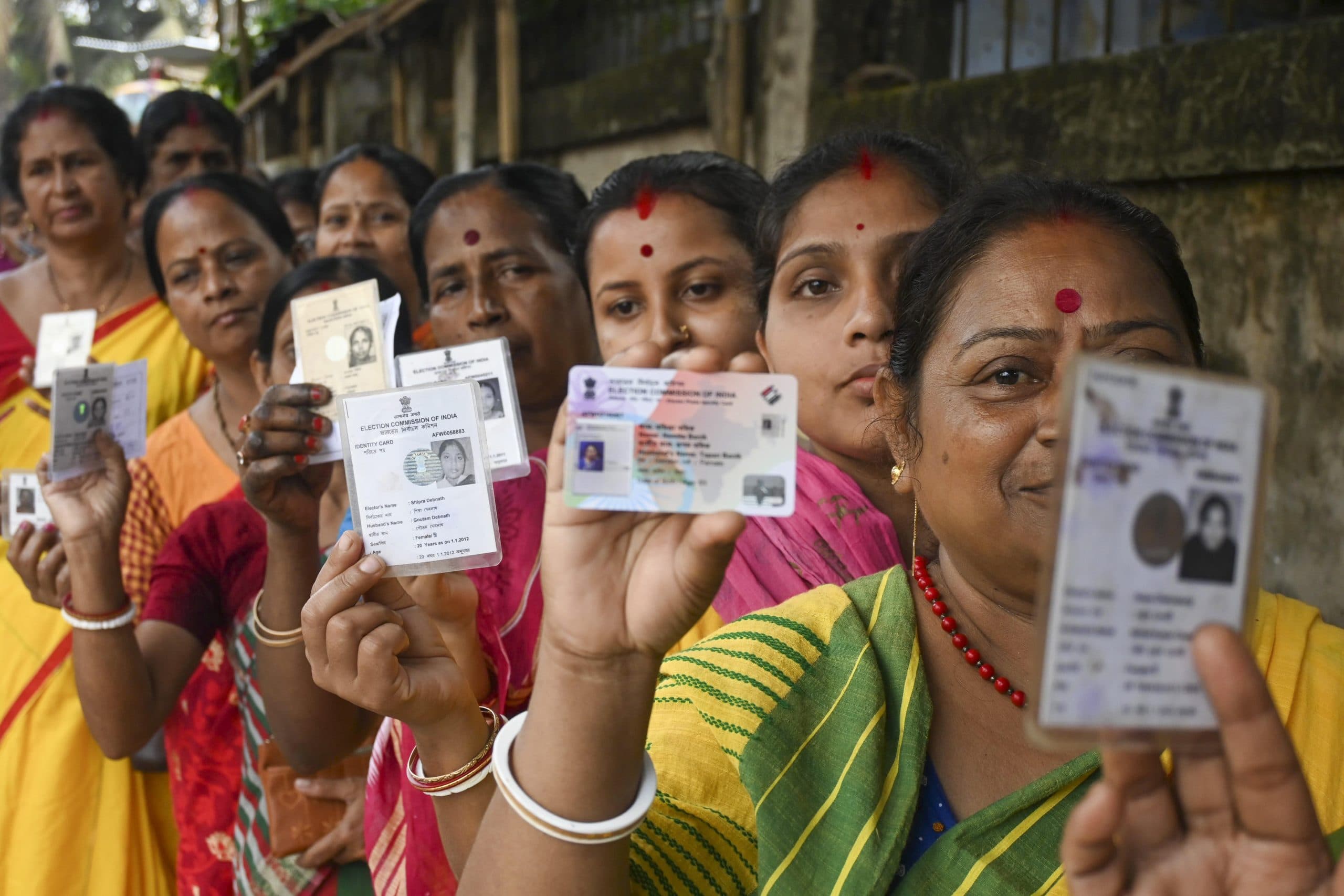 लोकसभा चुनाव के दूसरे फेज में बिहार की 5 सीटों पर टिकी निगाहें, जानिए कहां से कौन से प्रत्याशी आजमा रहे किस्मत