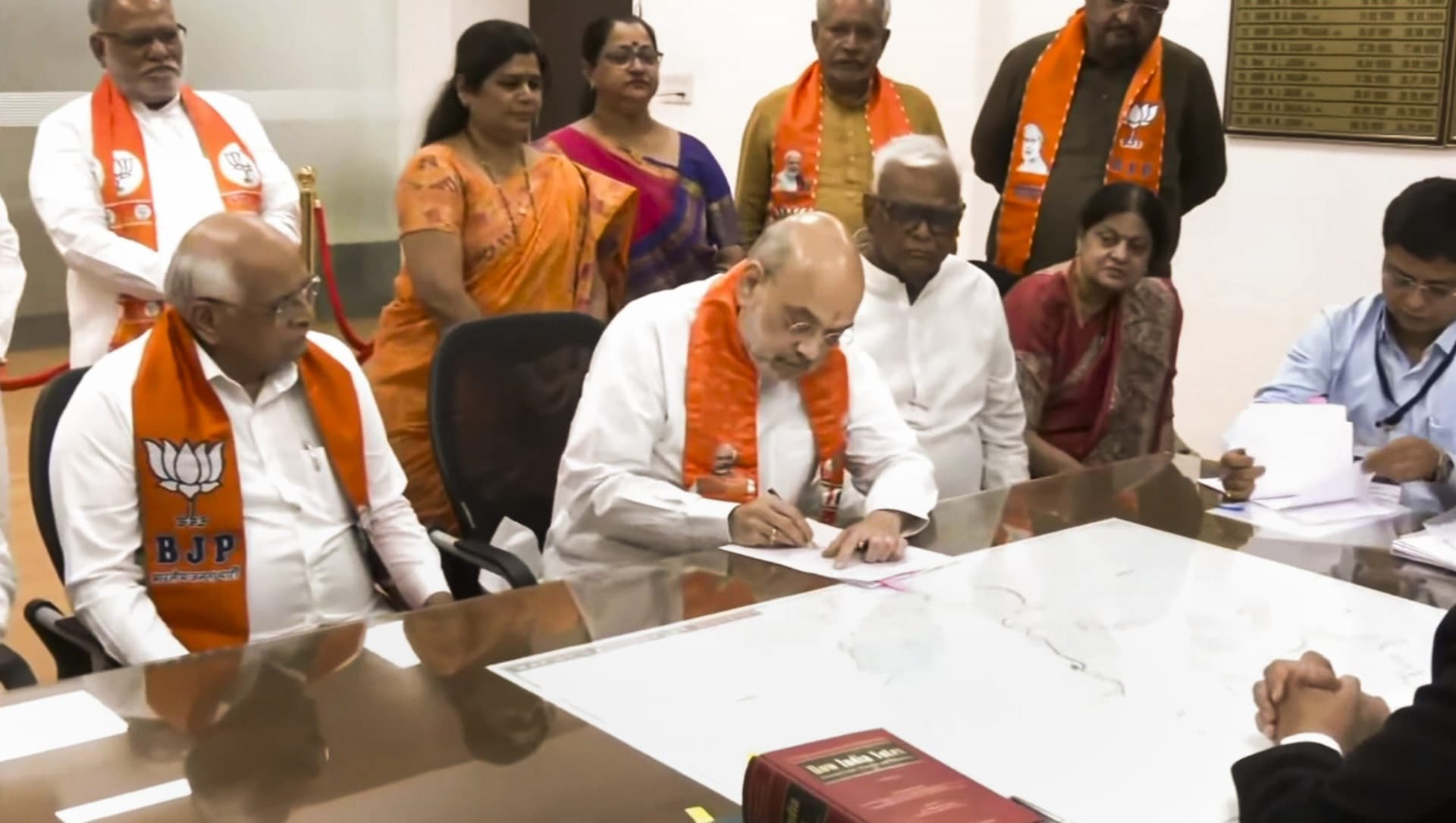 Lok Sabha Election 2024: अमित शाह ने गांधीनगर लोकसभा सीट से भरा नामांकन, तीसरे चरण में 7 मई को होगी वोटिंग