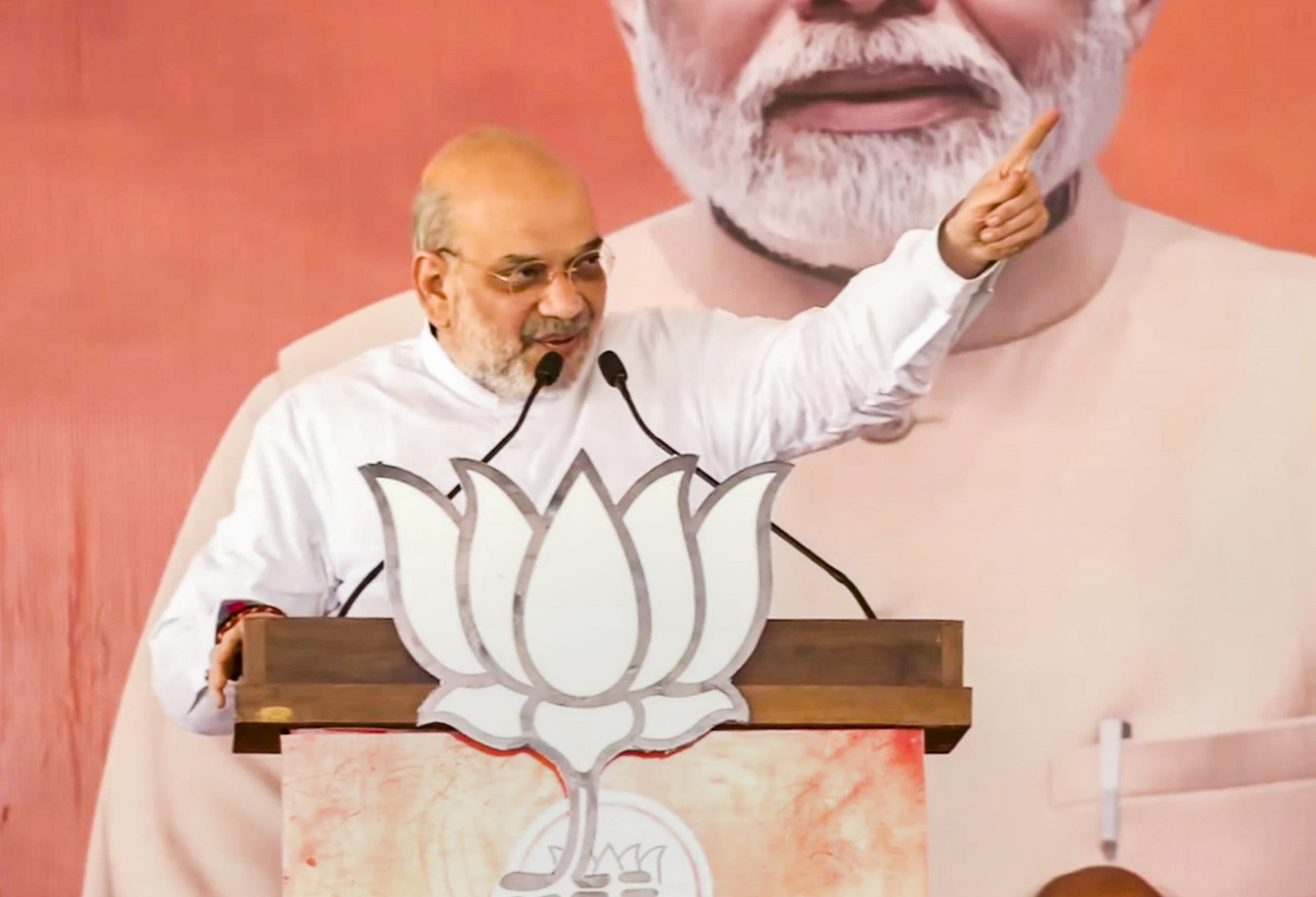 'आत्मसमर्पण करें नहीं तो लड़ाई का परिणाम तय', अमित शाह की नक्सलियों को चेतावनी