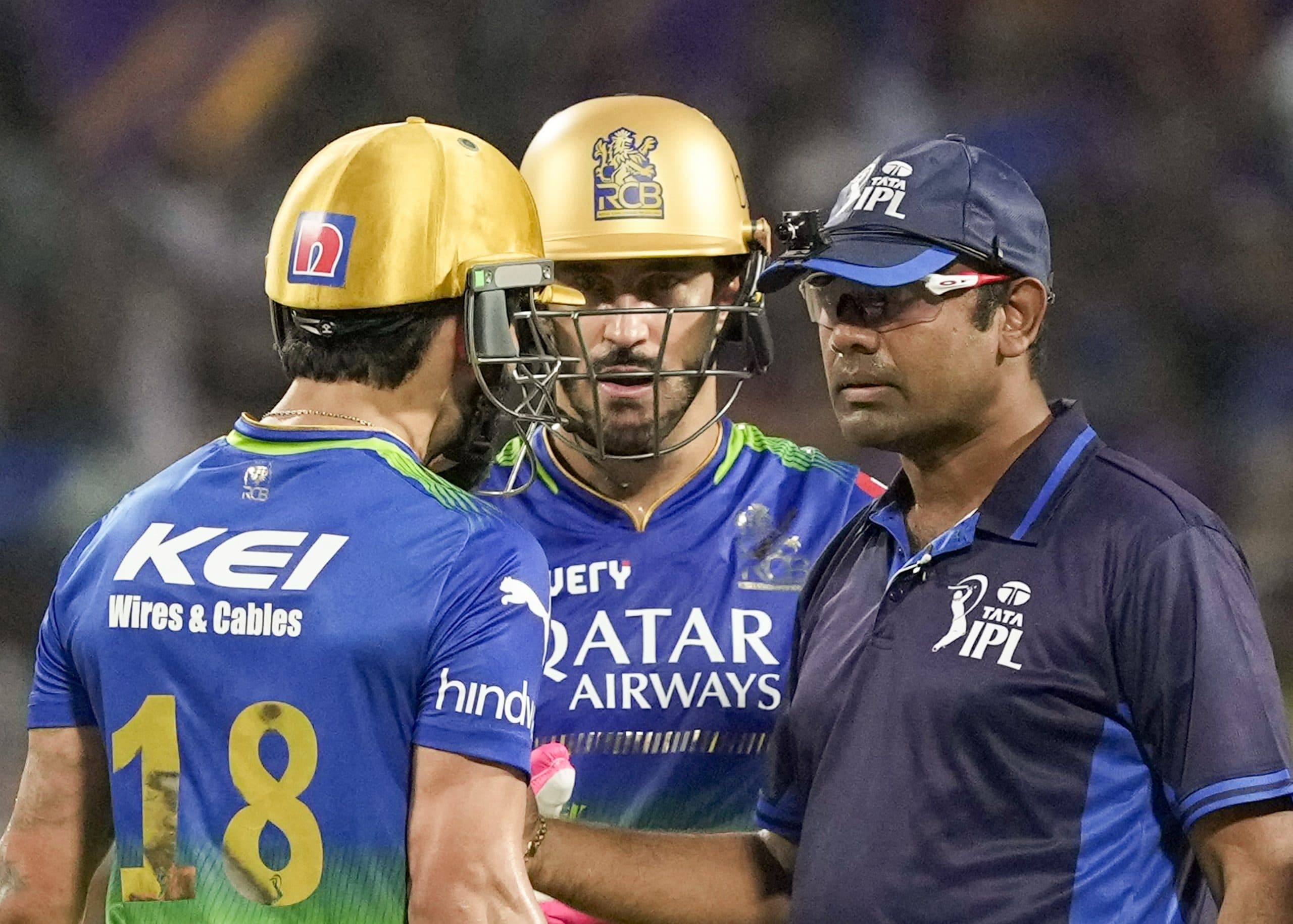 IPL 2024: विराट कोहली को मैदान पर अंपायर से भिड़ना पड़ा महंगा, बीसीसीआई ने लिया एक्शन