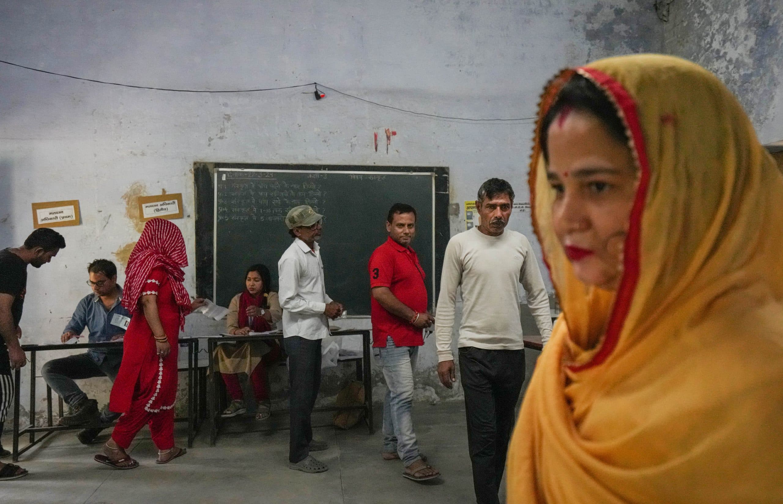 Lok Sabha Election 2024 : उत्तर प्रदेश की आठ सीट पर 54.83 प्रतिशत से अधिक मतदान