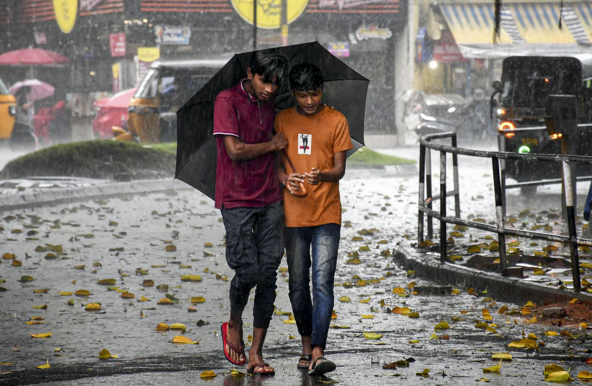 Weather Forecast: दिल्ली समेत इन राज्यों में होगी बारिश, ओलावृष्टि की भी संभावना, मौसम विभाग ने जारी किया अलर्ट