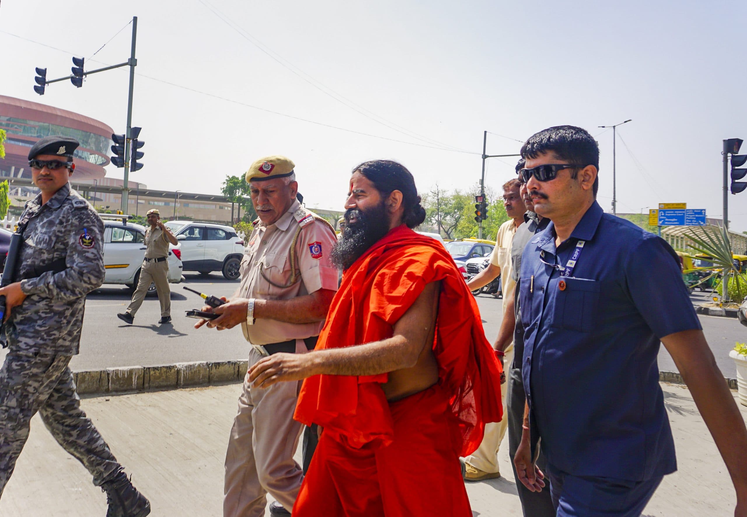 Patanjali Advertisement Case: उत्तराखंड राज्य लाइसेंसिंग प्राधिकरण को सुप्रीम कोर्ट ने लगाई फटकार