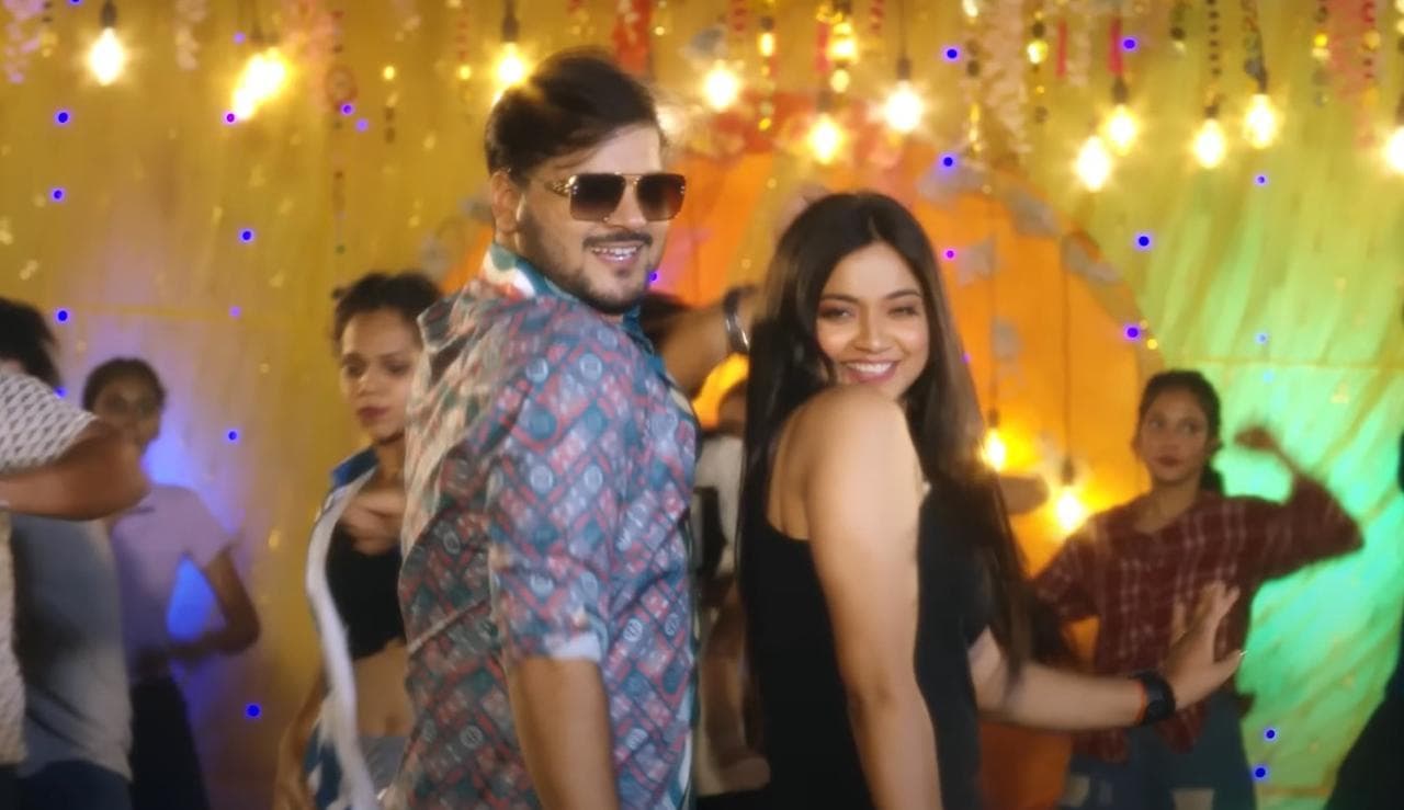 Bhojpuri New Song: अरविंद अकेला कल्लू का नया गाना 'पगली हंसातिया' इंटरनेट पर मचा रहा गदर, फैंस बोले- गाना जबरदस्त है, VIDEO