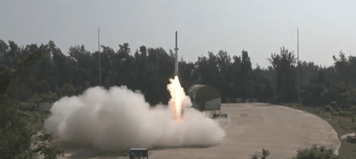 Ballistic Missile: भारत ने दिखाया दम, 250 किमी रेंज की बैलिस्टिक मिसाइल का किया सफल परीक्षण