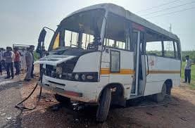 Bihar road Accident: बेलगाम बस की चपेट मे आया बच्चा, मौके पर हीं तोड़ा दम