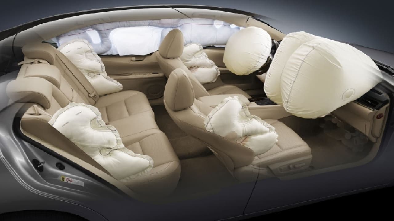 Car Safety Features: कार को ये 5 फीचर्स बनाते हैं सेफ, आपकी गाड़ी में हैं क्या?