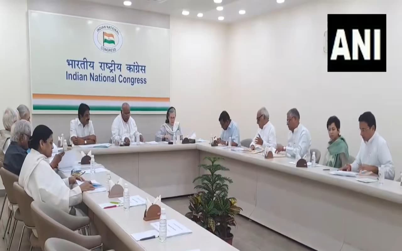 Lok Sabha Election: कांग्रेस ने बिहार में और 5 सीटों पर उम्मीदवार उतारे, अखिलेश सिंह के बेटे को मिला टिकट