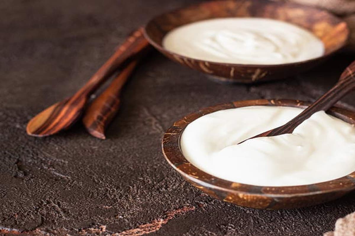 Dahi Benefits: रोजाना खूब खाएं दही, ये गंभीर बीमारियां कंट्रोल में रहेंगी