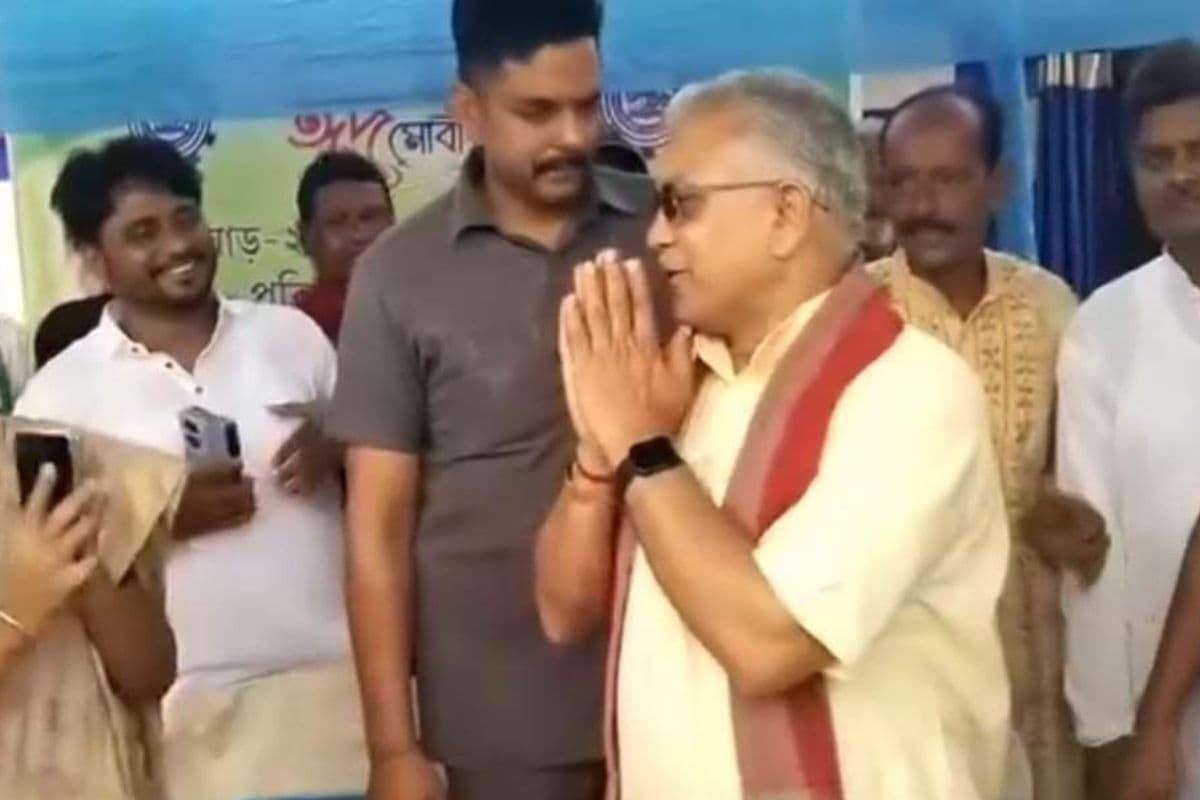 Dilip Ghosh : बर्दवान में तृणमूल कांग्रेस के मंच पर पहुंच भाजपा प्रार्थी ने लगाया ’जय बांग्ला’ का नारा