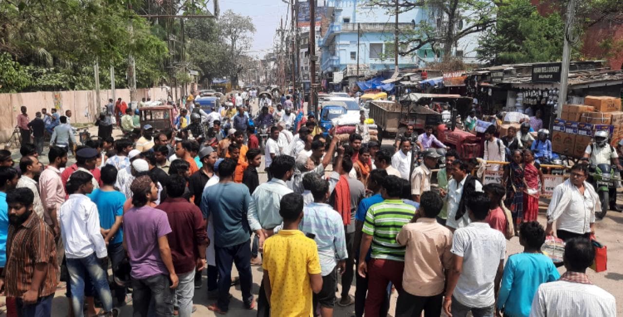 Enchrochment:अतिक्रमण हटाने का विरोध, पुलिस व चालक को पीटा, सड़क जाम कर हंगामा 