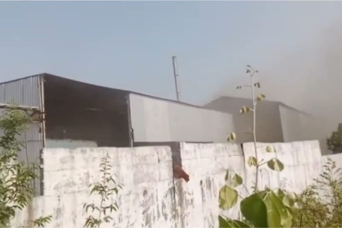 WB News : आसनसोल के सोडियम सिलीकेट फैक्ट्री मे जोरदार धमाके के साथ हुआ जहरीली गैस का रिसाव