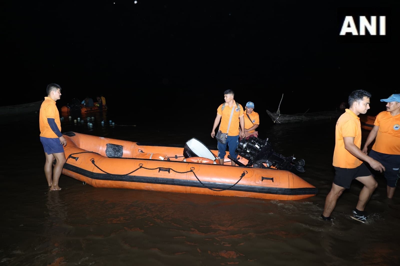 Jharsuguda Boat Capsizes : महानदी में पलटी नौका, छत्तीसगढ़ के लोग थे सवार, 7 की मौत