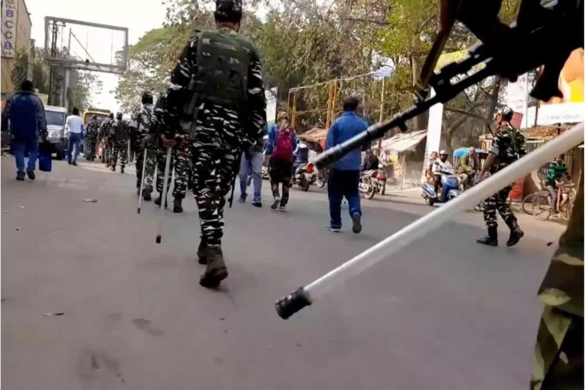 Lok Sabha Election 2024 : बंगाल में पहले चरण के चुनाव में हिंसा, बमबाजी और हंगामे से दहशत में आये मतदाता