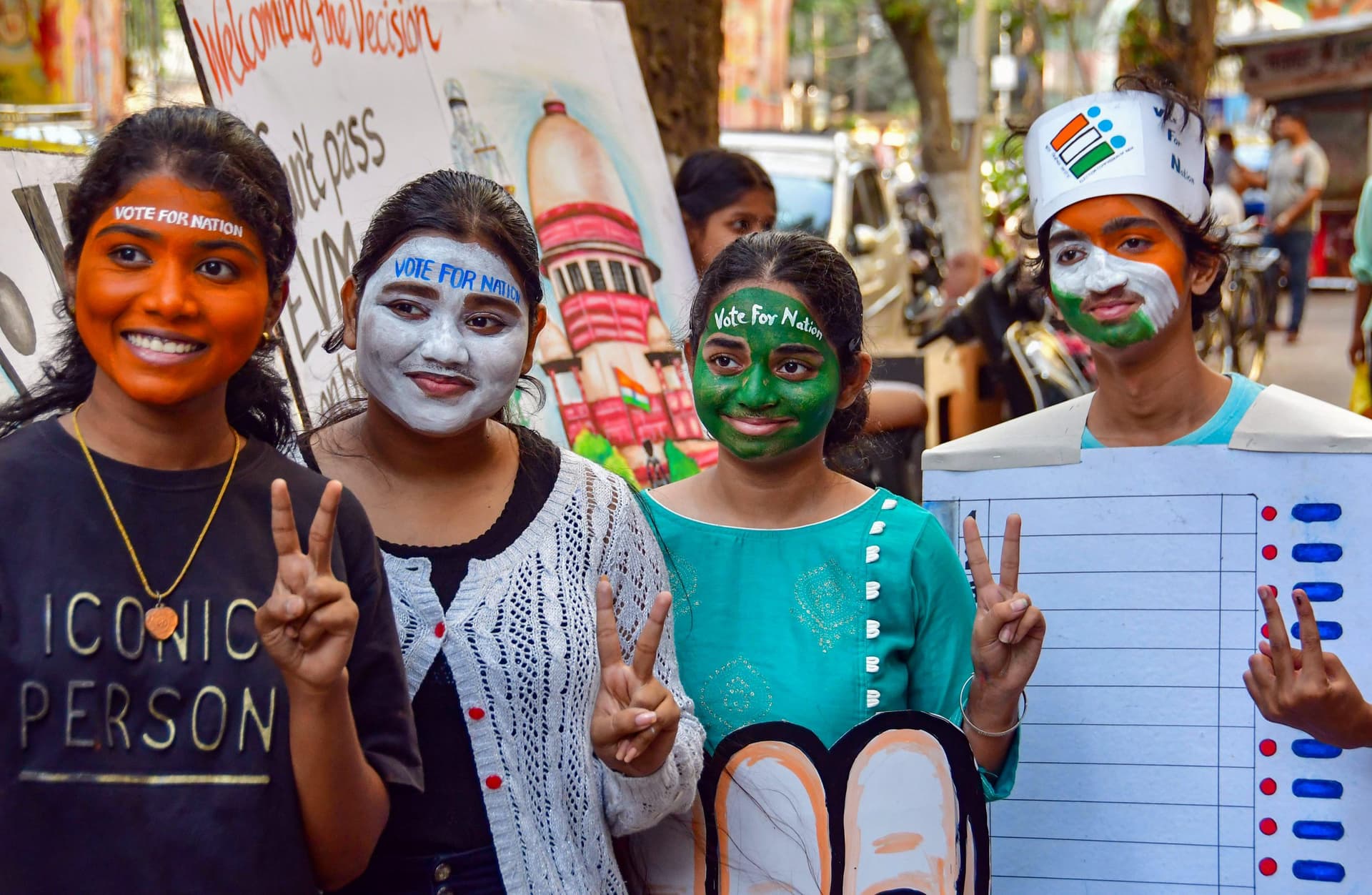 Lok Sabha Election 2024: दूसरे चरण में 88 सीटों पर मतदान आज, राहुल-हेमा की किस्मत का फैसला, लू का खतरा मंडराया