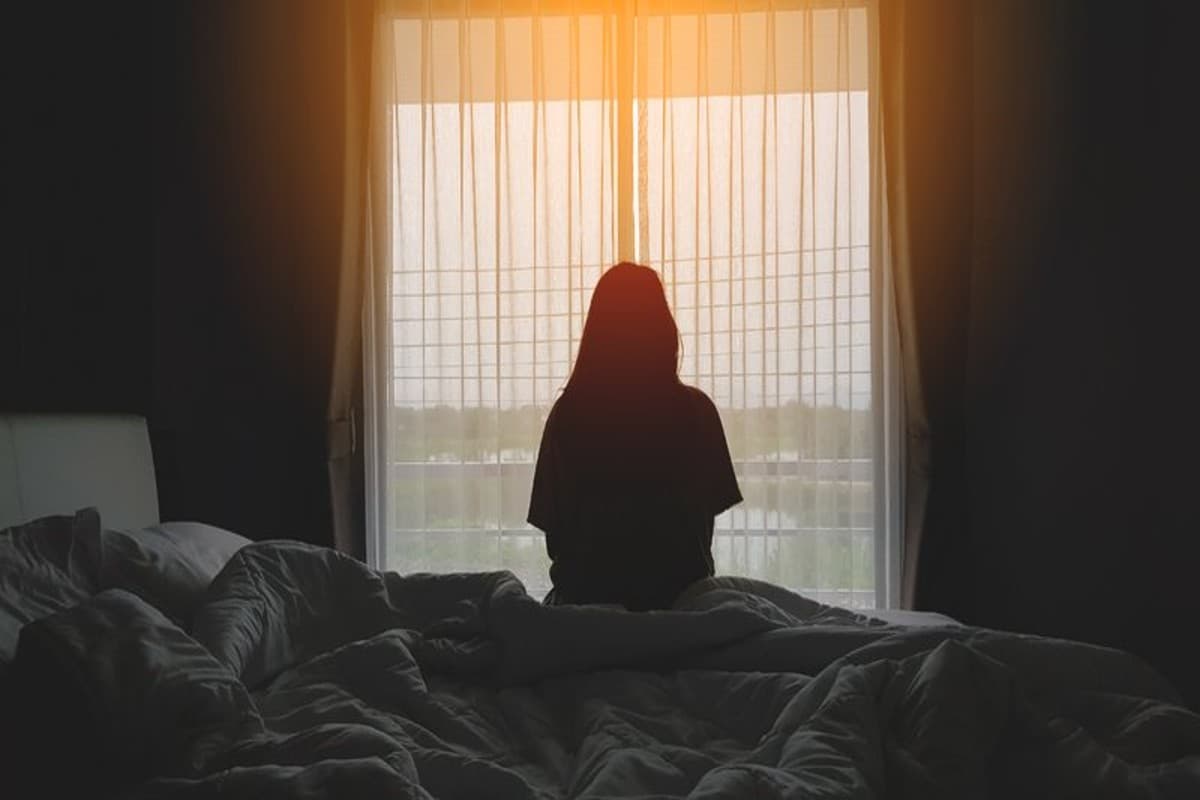 Loneliness Epidemic: अकेलेपन से हो सकती है मौत, अमेरिका में कामकाजी उम्र के वयस्कों में बढ़ रही है मृत्यु दर