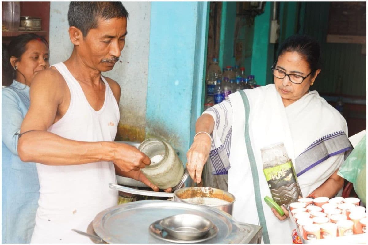 Mamata Banerjee : जलपाईगुड़ी में ममता बनर्जी ने चाय पर की चर्चा Mamata Banerjee : जलपाईगुड़ी में ममता बनर्जी ने चाय पर की चर्चा