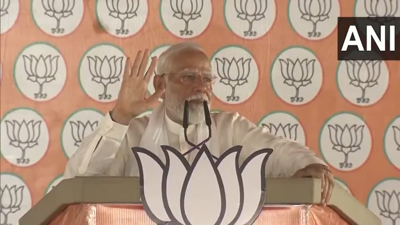 Narendra Modi: 'कांग्रेस माताओं और बहनों का मंगलसूत्र भी बचने नहीं देगी', छत्तीसगढ़ में गरजे पीएम मोदी