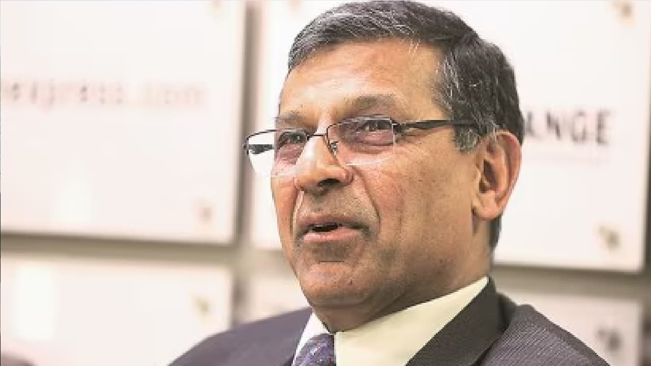 Raghuram Rajan ने कहा, चिप निर्माण में भारत को आना विनाशकारी