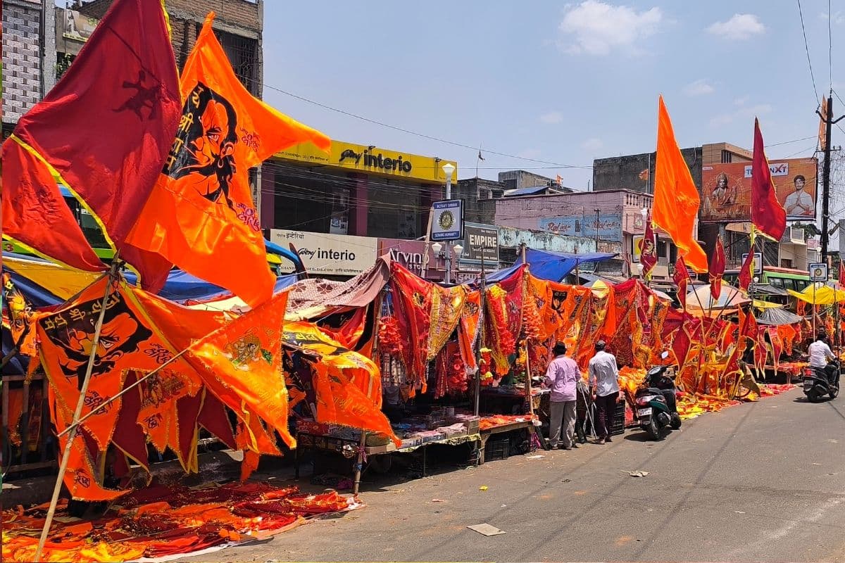 रामनवमी को लेकर महावीरी झंडे से पटा गिरिडीह, राम भक्तों में उत्साह, सुरक्षा के पुख्ता इंतजाम
