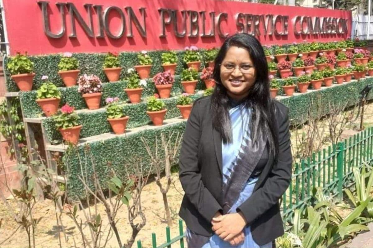 यूपीएससी की परीक्षा में झारखंड की बेटियों ने बढ़ाया मान, स्वाति शर्मा को 17वीं रैंक, गढ़वा डीसी की पुत्री साक्षी जमुआर को 89वीं रैंक