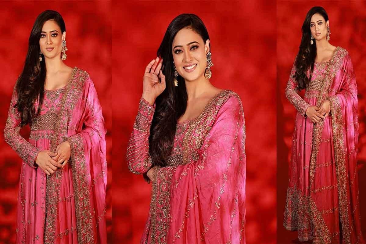 Shweta Tiwari Diet Plan: श्वेता तिवारी परफेक्ट फिगर के लिए खाती हैं ये चीजें, आप भी तुरंत करें इसे अपने डाइट में शामिल