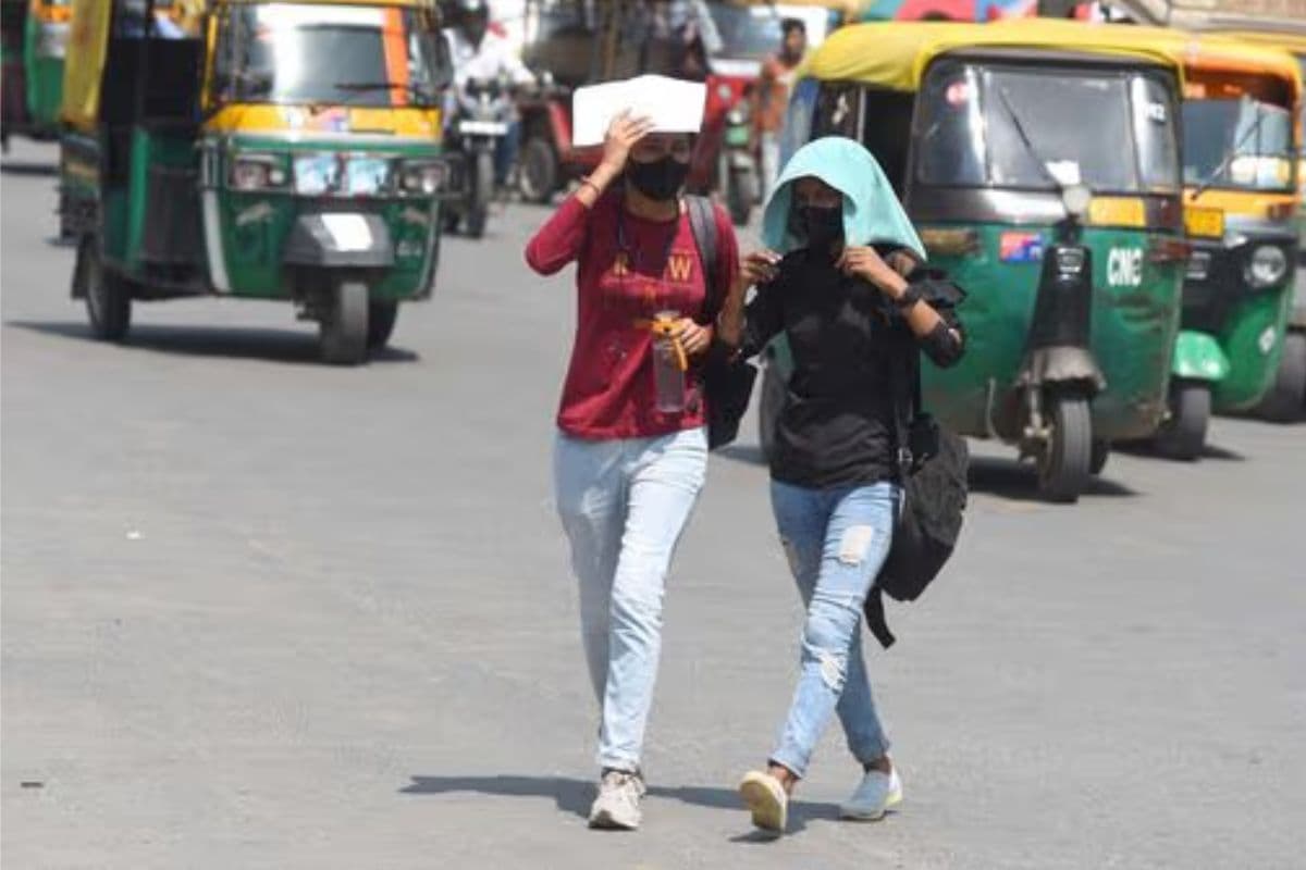 Bengal Weather Forecast : कोलकाता समेत दक्षिण बंगाल में लू का प्रकोप रहेगा जारी,पांच जिलों में आ सकती है आंधी
