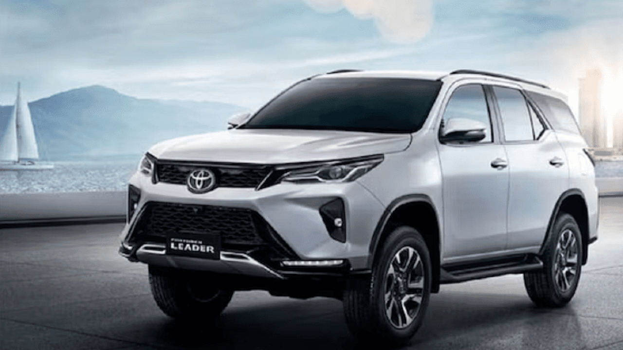 टोयोटा की Leader बनकर आ गई फॉर्च्यूनर, जीप मेरिडियन ओवरलैंड को कड़ी चुनौती