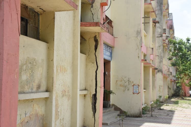 मृत छात्र मंतोष बेदिया को लेकर सामने आया ये सच, 1 से 1.5 महीने में पूरा होगा सेंट्रल लाइब्रेरी रांची के मरम्मत का काम