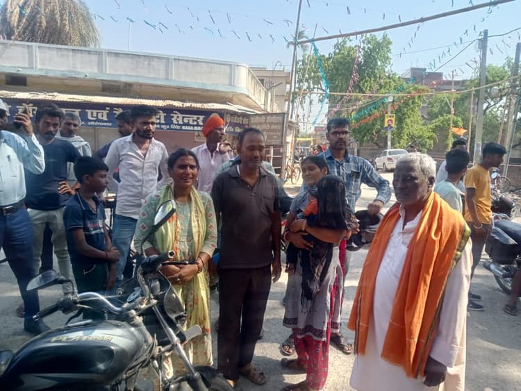 बिहार के औरंगाबाद में बाइक से गिरते ही पति-पत्नी को दूसरे वाहन ने रौंदा, दोनों की मौत, बेटा जख्मी