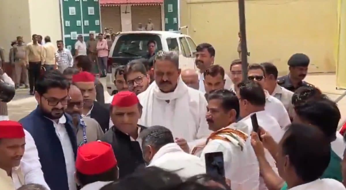 Akhilesh Yadav Ghazipur Visit: मुख्तार को श्रद्धांजलि देने के बाद बोले अखिलेश यादव, कहा SC का सिटिंग जज करे जांच