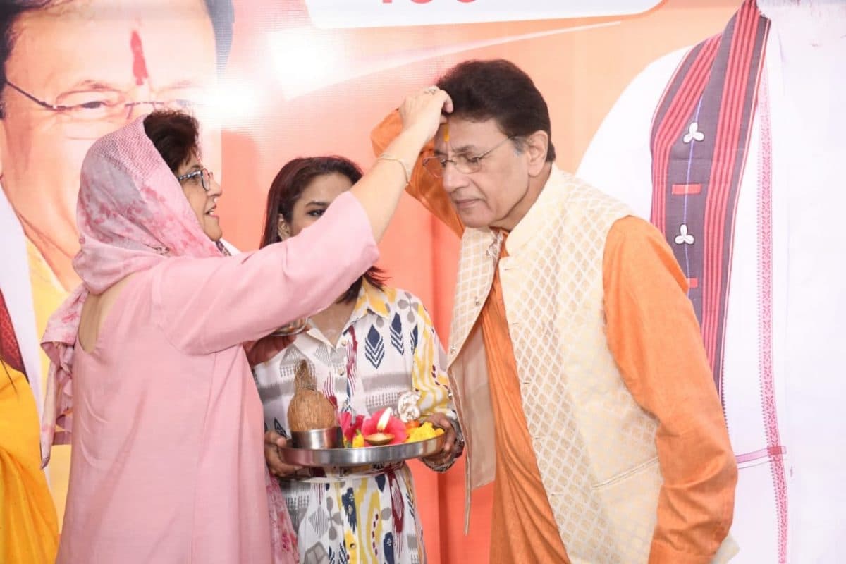 Lok Sabha Election 2024: मेरठ हापुड़ लोकसभा क्षेत्र से बीजेपी प्रत्याशी अरुण गोविल ने नामांकन किया