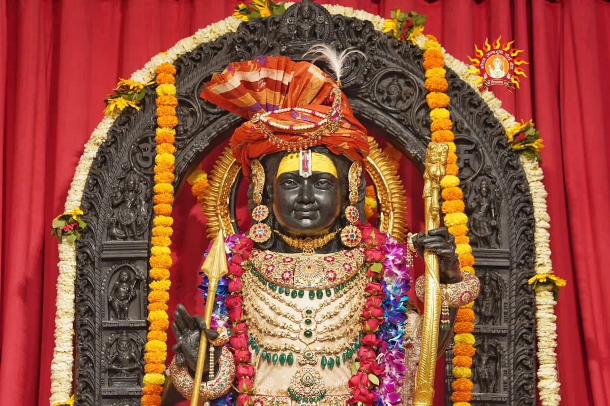 Ayodhya Ram Mandir: राम मंदिर में आज से फिर शुरू हो गई वीआईपी दर्शन सुविधा शुरू, ऑनलाइन कर सकते हैं आवेदन